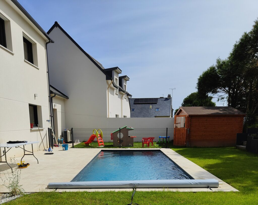 Althea Nova Paysagiste En Ille Et Vilaine Piscine Membrane Ardoise Terrasse Effet Travertin Beige 1